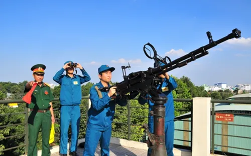 Chế độ tiền lương, tiền công với người tham gia hoạt động phòng không nhân dân