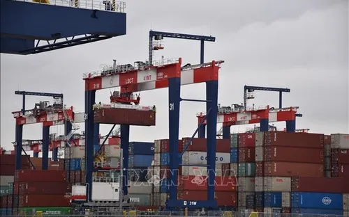 EU cam kết đối thoại với Mỹ về thuế quan