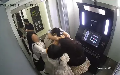 Người phụ nữ Hàn Quốc bị công ty sa thải sau vụ đánh người trong tiệm photobooth