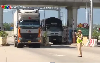 Ngăn chặn buôn lậu trên các tuyến cao tốc miền Trung