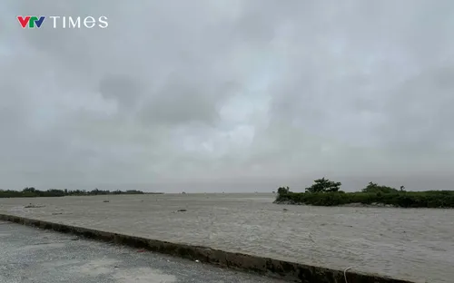 Mực nước triều ở ven biển Bắc Bộ đang ở mức cao