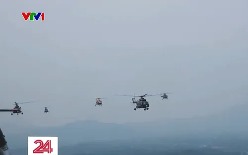 Lực lượng Không quân huấn luyện bay trên quảng trường Ba Đình chào mừng Quốc khánh 2/9