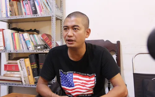 Hai bố con được tàu hàng cứu sống sau 13 giờ lênh đênh trên biển