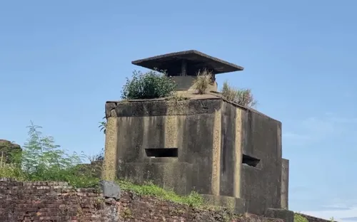 Huế tháo dỡ lô cốt trên di tích Thượng Thành