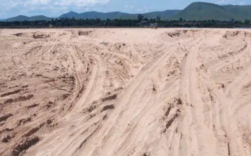 Gia Lai: Khai thác cát lậu tràn lan trên sông Ba
