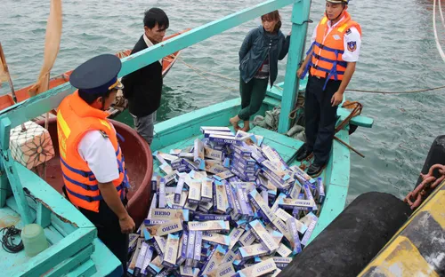 Trốn thuế trên biển: Thương cảng thành điểm nóng