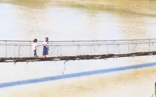 Chông chênh những cây cầu treo dân sinh