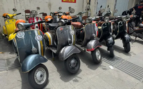 TP Hồ Chí Minh xử phạt đoàn xe Vespa vượt đèn đỏ