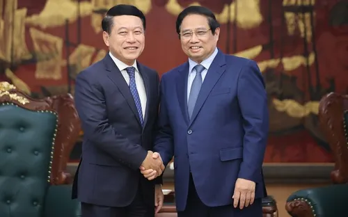 Thủ tướng: Việt Nam dành ưu tiên cao nhất cho quan hệ với Lào