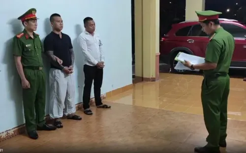 Tạm giữ 2 đối tượng nổ súng, dọa giết người do mâu thuẫn cá nhân