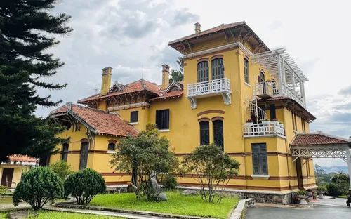 Bước qua cánh cổng thời gian, gặp lại hoàng cung xưa