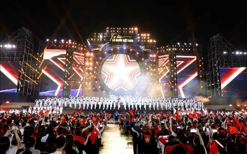 Tự hào là người Việt Nam: Rộng dài một tình yêu Tổ quốc