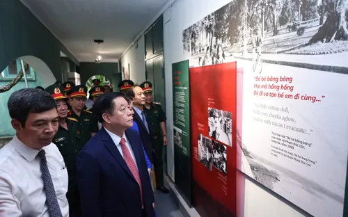 300 tài liệu tại trưng bày "Nhà và Hầm D67 - Hành trình đến ngày toàn thắng"