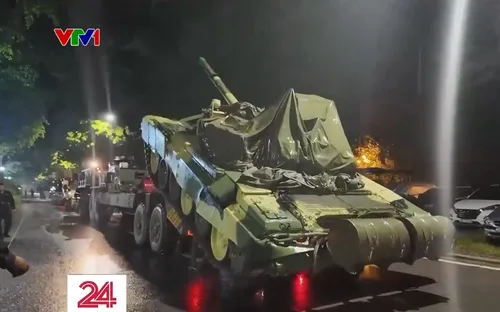 Xuyên đêm cơ động khí tài tham gia diễu binh, diễu hành dịp 2/9 