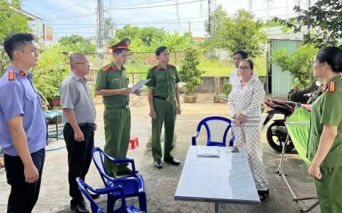 Cán bộ hội phụ nữ tham ô hàng trăm triệu đồng của hội viên vay vốn
