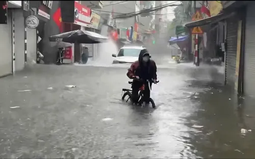 Nguyên nhân nào khiến Hà Nội cứ mưa là ngập?