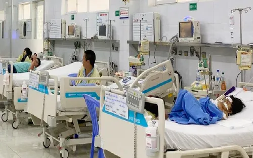 Nhiều bệnh nhân chủ quan với sốt xuất huyết, nhập viện muộn khi bệnh đã nặng