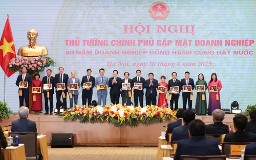 LPBank vinh dự đón nhận bằng khen của Thủ tướng tại Hội nghị “80 năm doanh nghiệp đồng hành cùng đất nước”