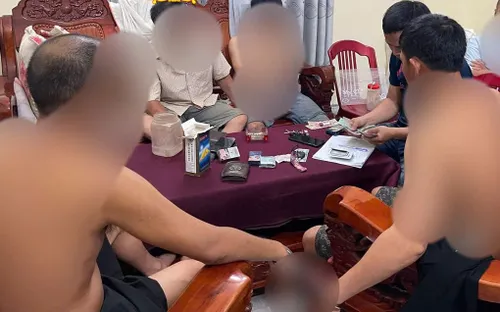 Triệt xóa tụ điểm đánh phỏm ăn tiền tại nhà người dân ở Đà Nẵng