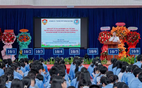 Bồi đắp tình yêu biển đảo cho thế hệ trẻ