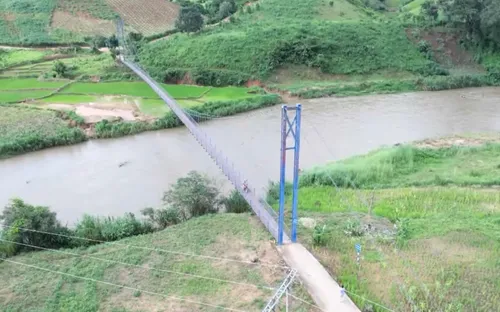 Cần kiên cố hóa cầu treo dân sinh miền núi