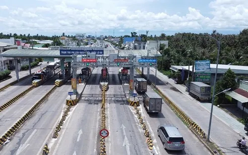 Chưa chuyển đổi tài khoản giao thông, hơn 3 triệu ô tô nguy cơ "mắc kẹt" tại trạm thu phí