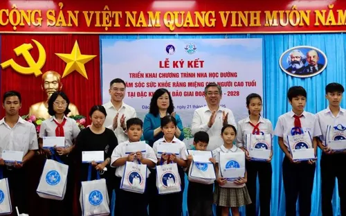 Triển khai chương trình chăm sóc răng miệng cho người cao tuổi và học sinh tại Côn Đảo