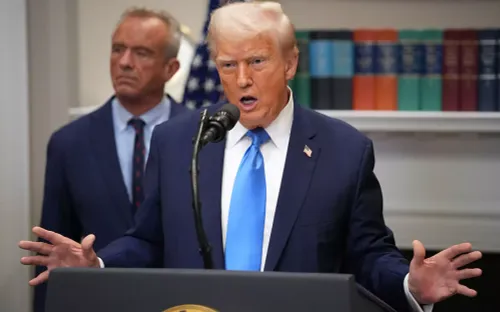 Tranh cãi gay gắt về việc Tổng thống Trump khuyên thai phụ tránh dùng thuốc giảm đau Tylenol