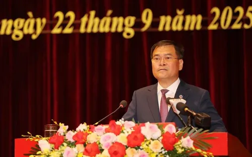 Phê chuẩn kết quả bầu, miễn nhiệm chức vụ Chủ tịch UBND tỉnh Quảng Ninh