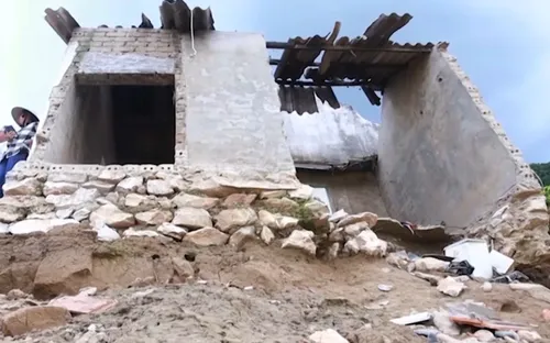 Sạt lở nghiêm trọng tại Nghệ An