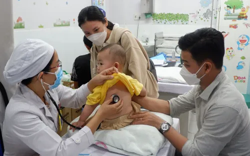 Cần Thơ: Số trẻ mắc sốt xuất huyết, tay chân miệng tăng cao