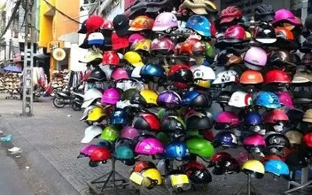 Cẩn trọng với mũ bảo hiểm giá rẻ chỉ từ 30.000 đồng