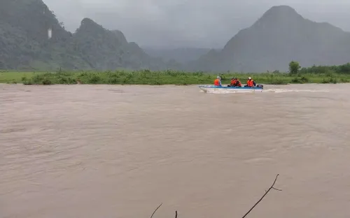 Quảng Trị: Một học sinh cấp 3 bị nước cuốn trôi mất tích