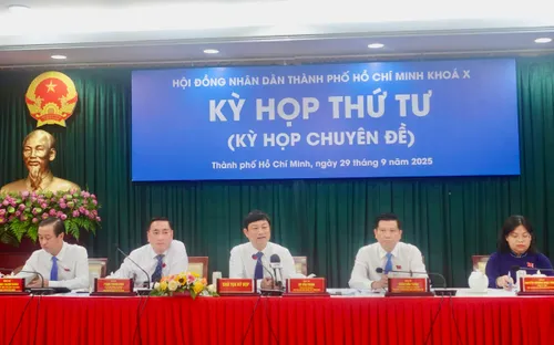 Hội đồng Nhân dân TP Hồ Chí Minh họp chuyên đề tháo gỡ những vướng mắc sau hợp nhất