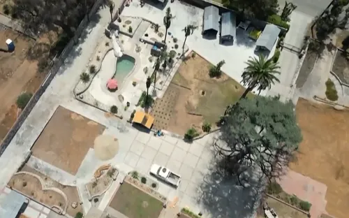 Người dân Mỹ vẫn chịu đựng đất và không khí nhiễm độc sau cháy rừng