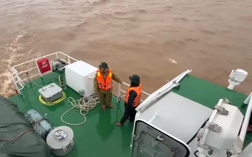 Quảng Trị điều động thêm tàu cứu nạn tìm kiếm 9 thuyền viên mất tích trên sông Gianh