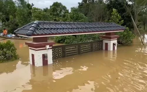 Nghệ An: Tuyến Quốc lộ 7 sạt lở nghiêm trọng, vùng núi phía Tây ngập nặng