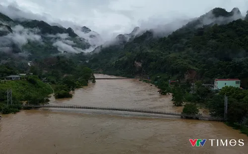 Phong tỏa hàng loạt tuyến thủy do nước lũ dâng cao tại 5 tỉnh