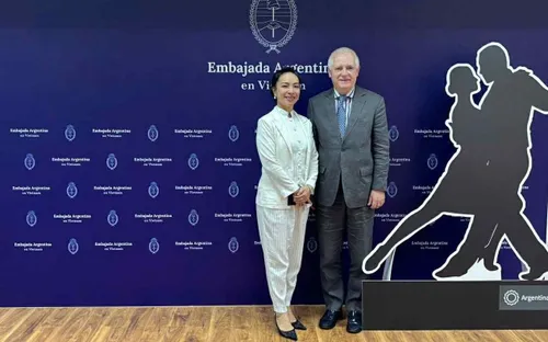 Vũ công Việt Nam đầu tiên vào bán kết giải Tango thế giới