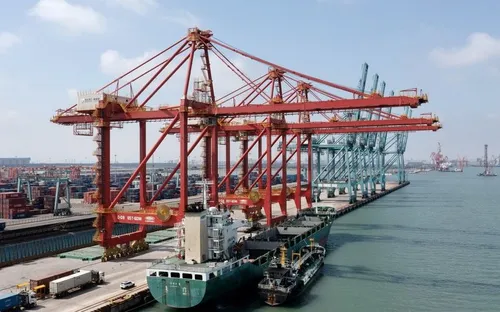 IMF: Lạm phát toàn cầu không đồng đều giữa cuộc chiến thuế quan 