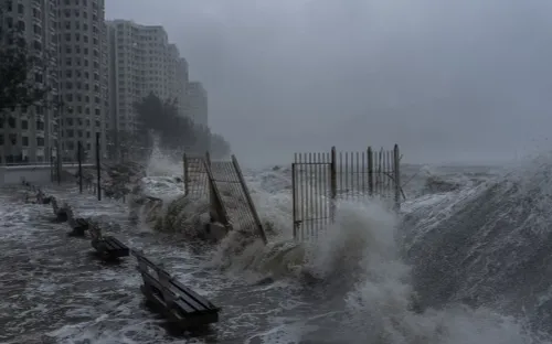 Biến đổi khí hậu đang thúc đẩy các cơn bão ngày càng khắc nghiệt