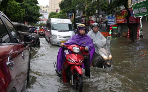Hà Nội kích hoạt các biện pháp tiêu thoát nước, phòng chống úng ngập