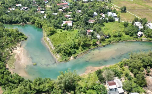 Sống khổ bên bờ sông sạt lở