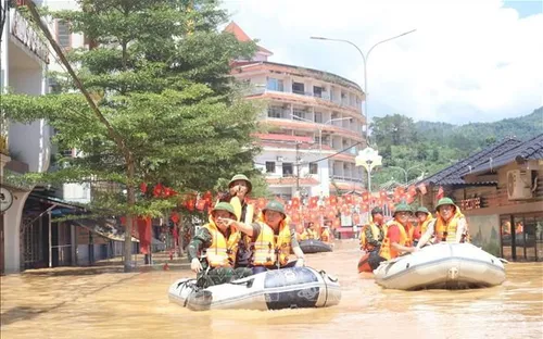 Phó Thủ tướng Trần Hồng Hà kiểm tra công tác khắc phục bão lũ tại Cao Bằng