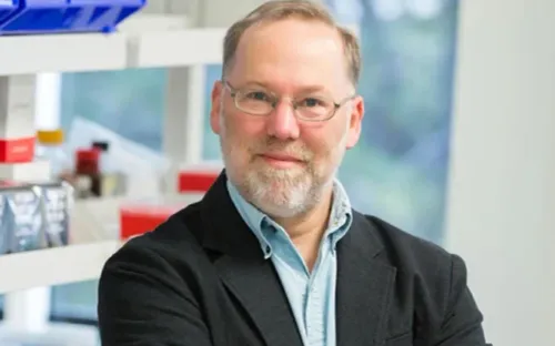 Chủ nhân giải Nobel Y học 2025 bỏ lỡ tin vui vì… điện thoại ngoài vùng phủ sóng