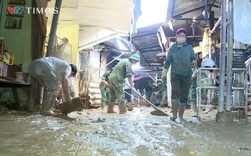 Người dân Cao Bằng trắng đêm dọn dẹp, nỗ lực khắc phục hậu quả sau bão