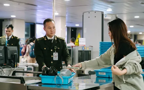 Hành khách sắp không cần cởi giày, lấy đồ điện tử khi soi chiếu an ninh sân bay
