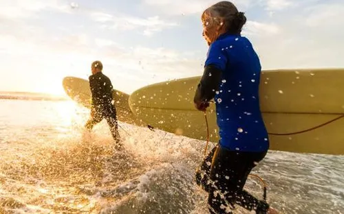 Tại sao phụ nữ thường sống lâu hơn nam giới?