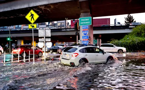 California chuẩn bị ứng phó cơn bão hiếm gặp