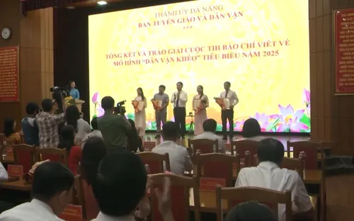Trao giải Báo chí "Dân vận khéo"